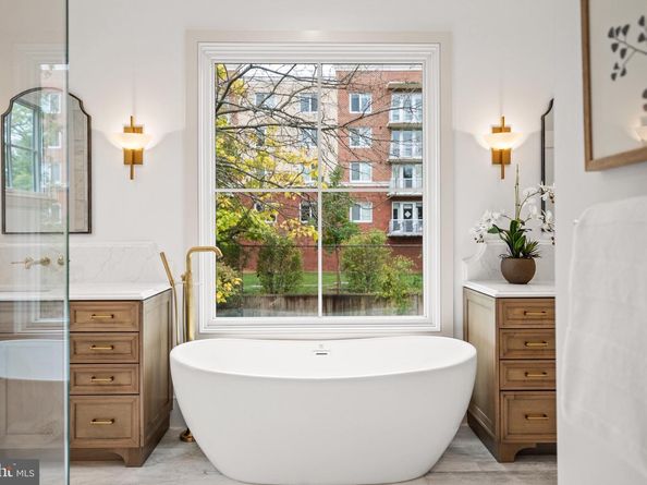 2133 N Oakland Street, Arlington VA 22207