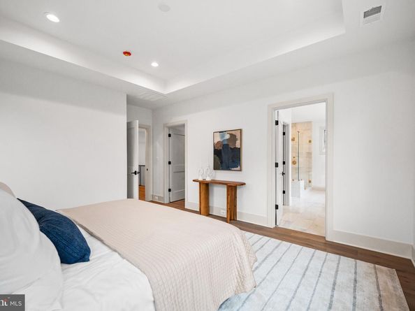 2133 N Oakland Street, Arlington VA 22207
