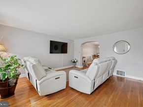 7507 Sherwood Road, Philadelphia PA 19151