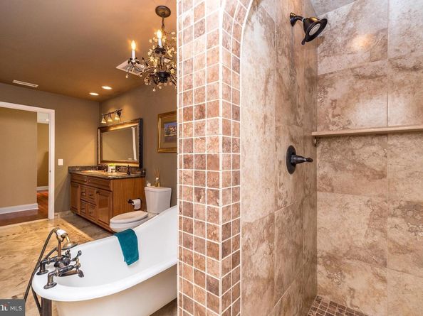 23 Brianna Rd, Holland PA 18966