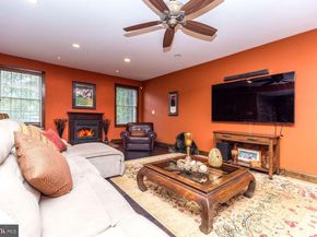 23 Brianna Rd, Holland PA 18966