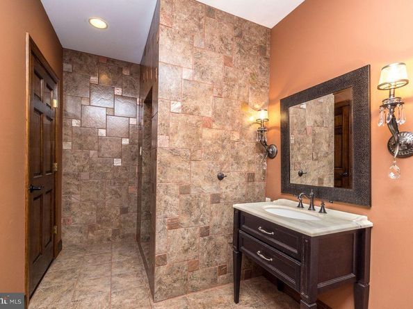 23 Brianna Rd, Holland PA 18966