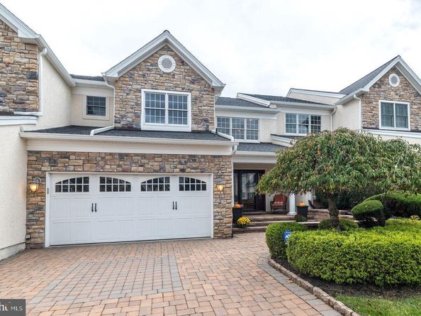 23 Brianna Rd, Holland PA 18966