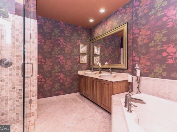 23 Brianna Rd, Holland PA 18966