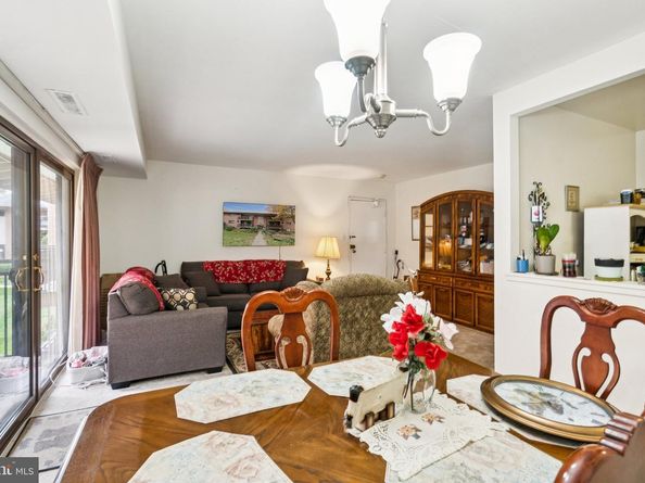 7370 Lee Hwy 204, Falls Church VA 22046