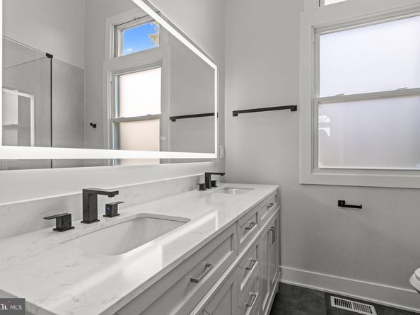9321 Jackson Street, Philadelphia PA 19114