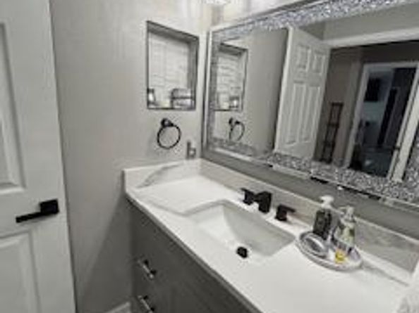 1581 Spring Gate Drive 5403, Mclean VA 22102