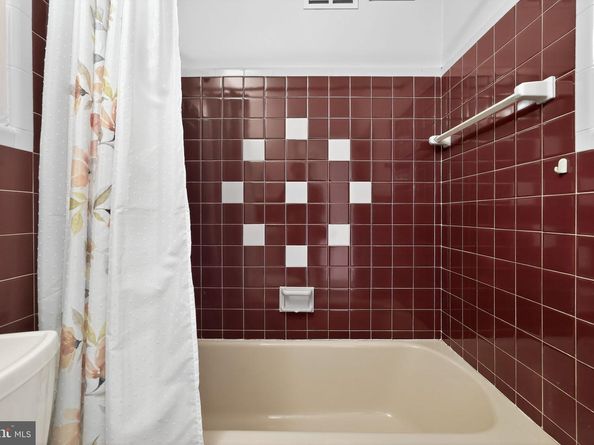 9703 Northeast Avenue, Philadelphia PA 19115