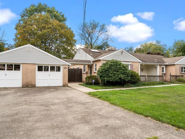 69 Crooked Billet Road, Hatboro PA 19040