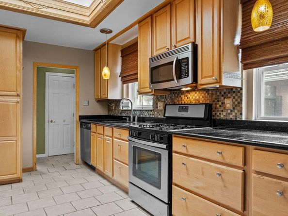 69 Crooked Billet Road, Hatboro PA 19040