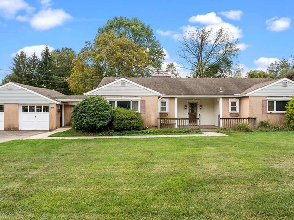 69 Crooked Billet Road, Hatboro PA 19040