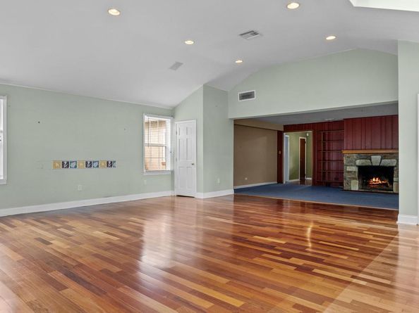 69 Crooked Billet Road, Hatboro PA 19040