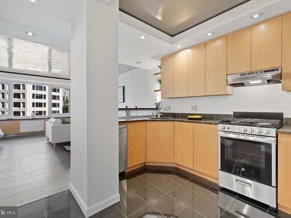 1330 New Hampshire Avenue NW 612, Washington DC 20036