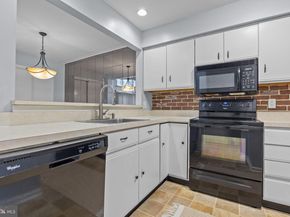 45 Brookside Court 45, Horsham PA 19044