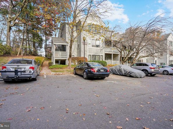 2203 Hunters Run Drive, Reston VA 20191