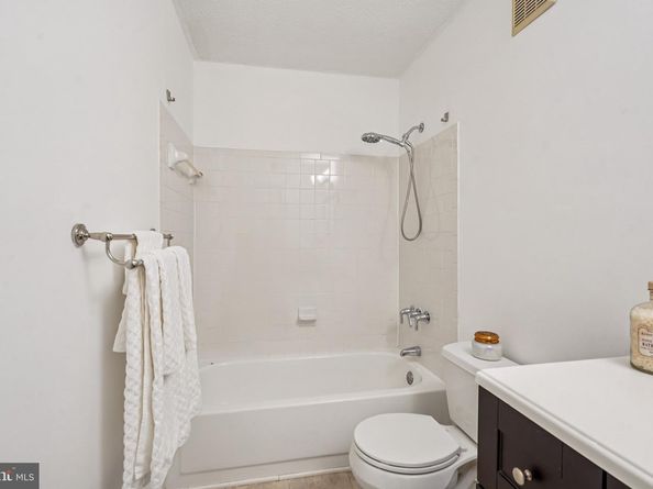 2203 Hunters Run Drive, Reston VA 20191