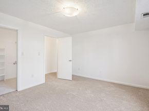 2203 Hunters Run Drive, Reston VA 20191