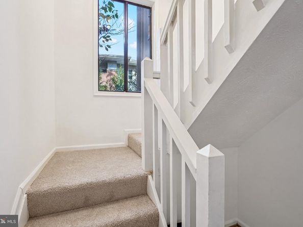 2203 Hunters Run Drive, Reston VA 20191