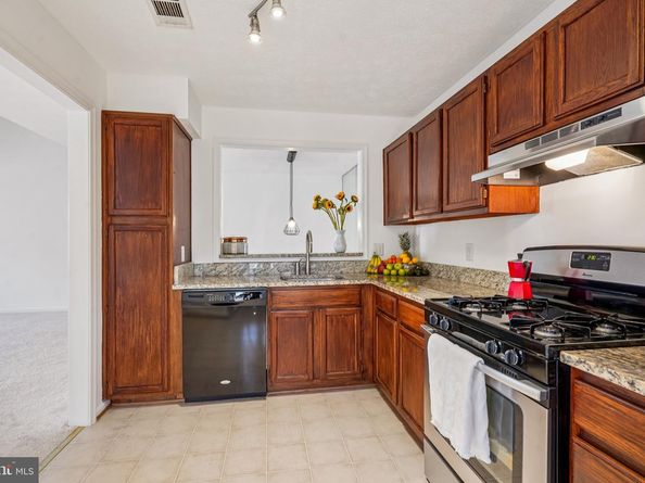 2203 Hunters Run Drive, Reston VA 20191