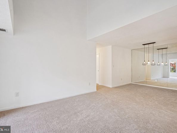 2203 Hunters Run Drive, Reston VA 20191