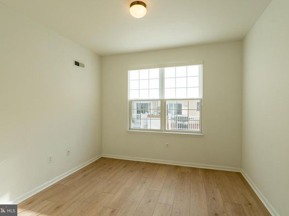 3217 Davinci Drive, Philadelphia PA 19145