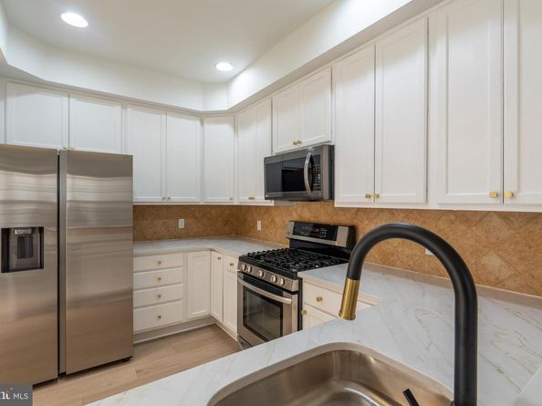 3217 Davinci Drive, Philadelphia PA 19145
