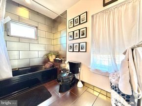 165 W Thompson Street, Philadelphia PA 19122