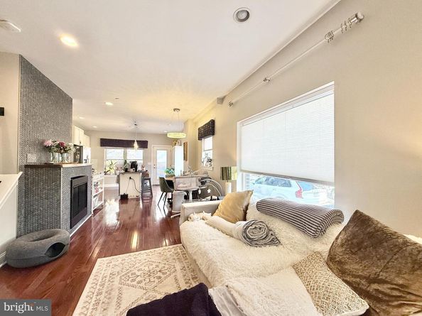 165 W Thompson Street, Philadelphia PA 19122