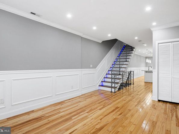 126 Tasker Street, Philadelphia PA 19148