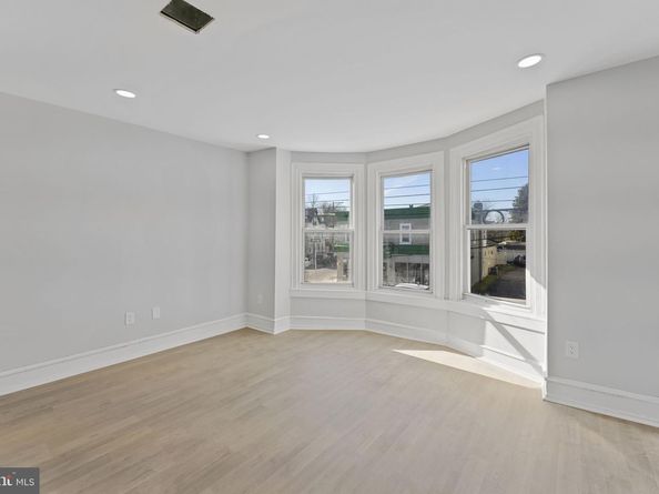 7703 Ridge Avenue, Philadelphia PA 19128