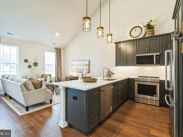 16 Ivy Lane 90, Levittown PA 19055