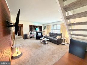 20 Neptune Lane, Levittown PA 19054