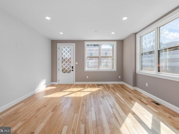 268 Dupont Street, Philadelphia PA 19128