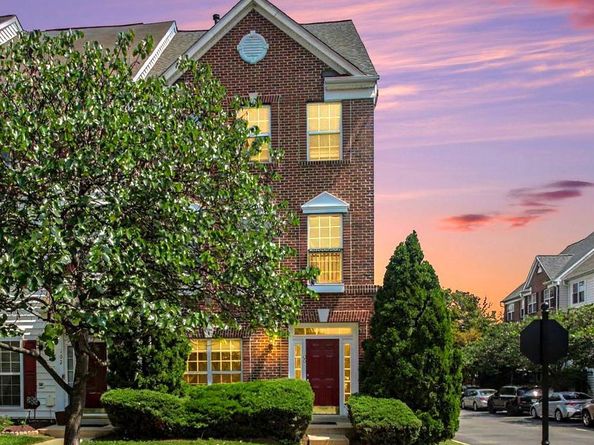 100 Meadows Lane, Alexandria VA 22304