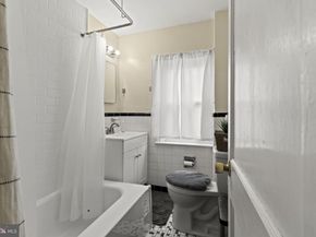 1204 Cobbs St, Drexel Hill PA 19026