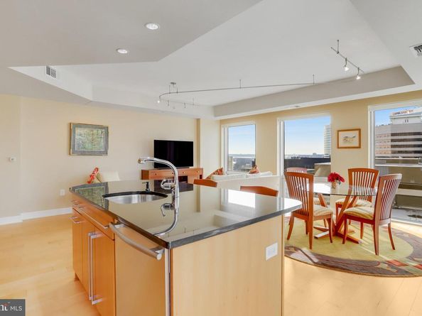 1111 19TH Street N 2007, Arlington VA 22209