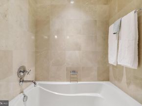 1111 19TH Street N 2007, Arlington VA 22209