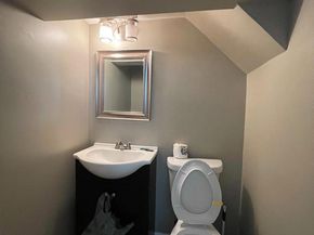 870 Morefield Road, Philadelphia PA 19115