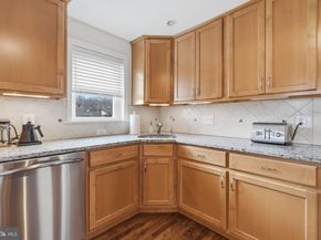 6060 N 9TH Street N, Arlington VA 22205