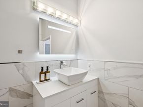 2200 Arch Street 902, Philadelphia PA 19103