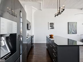 2200 Arch Street 902, Philadelphia PA 19103