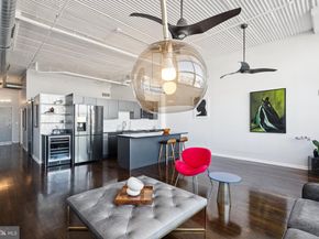 2200 Arch Street 902, Philadelphia PA 19103