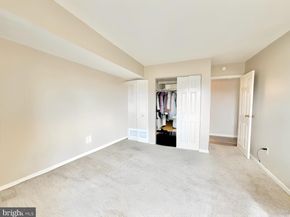 1300 Army Navy Drive 823, Arlington VA 22202