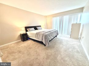 1300 Army Navy Drive 823, Arlington VA 22202