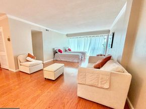 1300 Army Navy Drive 823, Arlington VA 22202