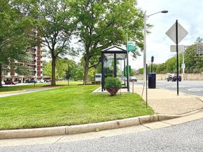 1300 Army Navy Drive 823, Arlington VA 22202