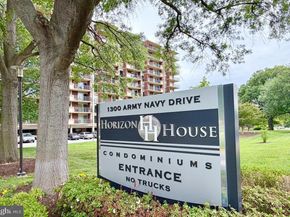 1300 Army Navy Drive 823, Arlington VA 22202