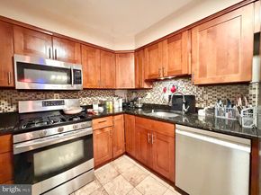 1300 Army Navy Drive 823, Arlington VA 22202