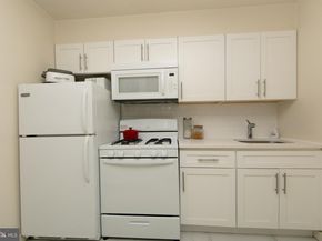 604 S Washington Square 306, Philadelphia PA 19106