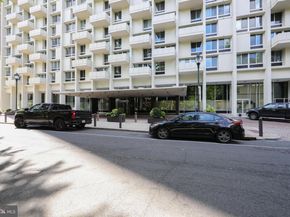 604 S Washington Square 306, Philadelphia PA 19106